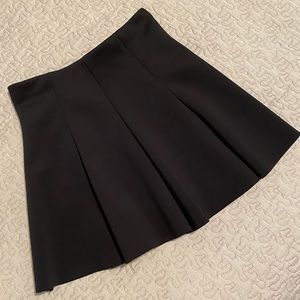 Zara mini stretch pleated black skirt